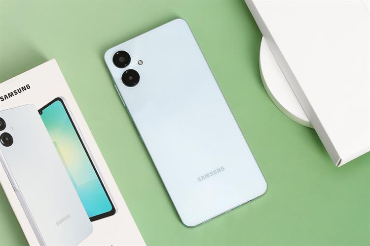 Điện thoại Samsung Galaxy A06 6GB/128GB Màu Xanh dương nhạt