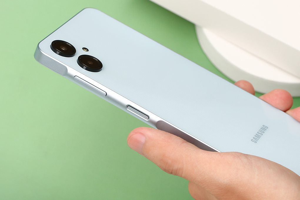 Điện thoại Samsung Galaxy A06 4GB/64GB Màu Xanh dương nhạt