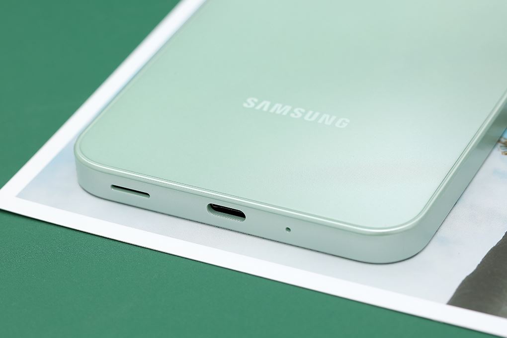Điện thoại Samsung Galaxy A16 8GB/128GB Màu Xanh lá