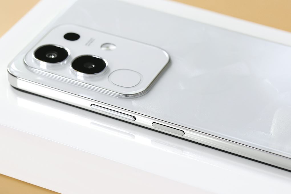 Điện thoại vivo Y29 8GB/128GB Màu Trắng