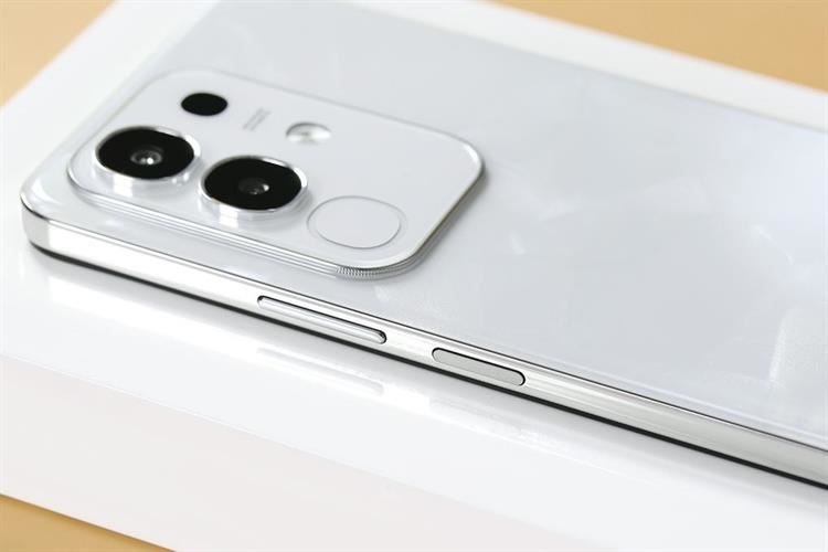 Điện thoại vivo Y29 8GB/256GB Màu Trắng