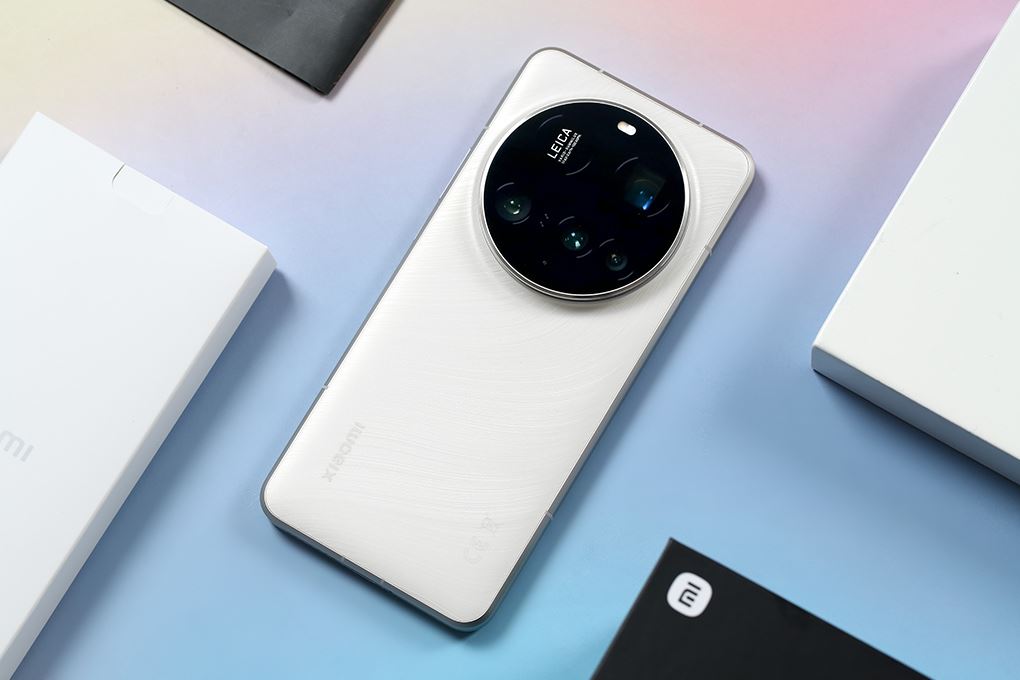 Điện thoại Xiaomi 15 Ultra 5G 16GB/512GB Trắng Màu Trắng