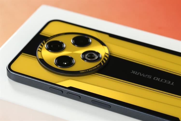 Điện thoại Tecno Spark 30 8GB/128GB Màu Vàng