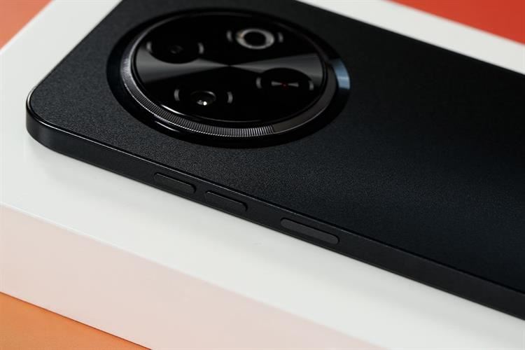 Điện thoại Tecno Spark 30C 6GB/128GB Màu Đen