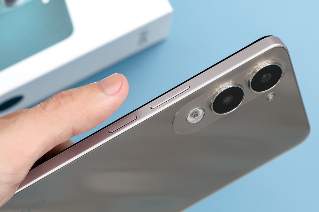 Điện thoại vivo Y04 4GB/128GB Màu Trắng - Vàng