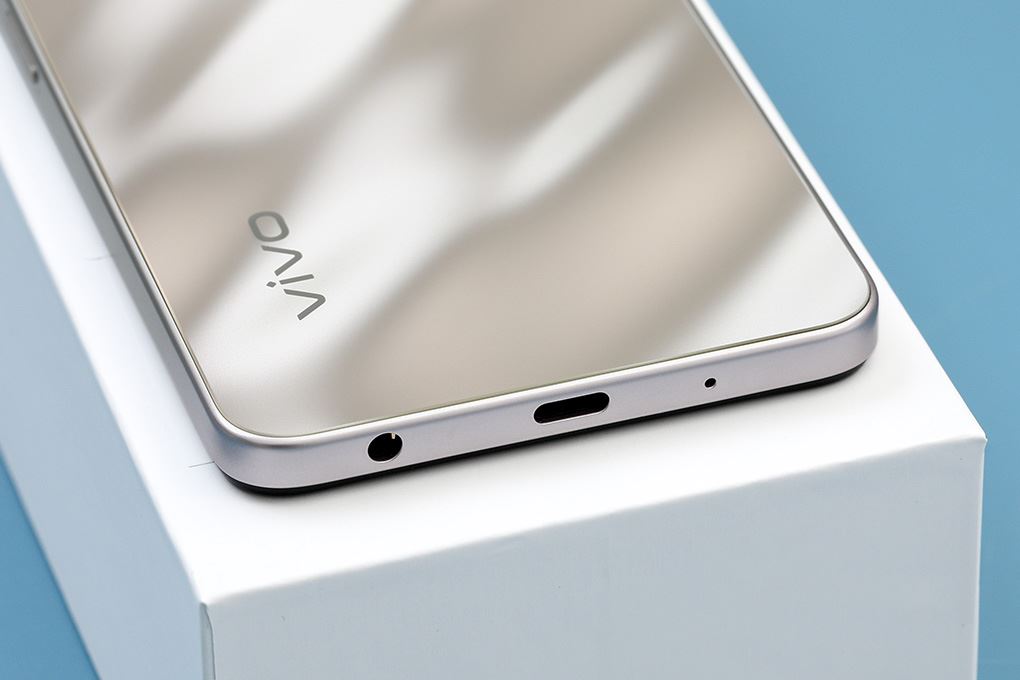 Điện thoại vivo Y04 4GB/128GB Màu Trắng - Vàng