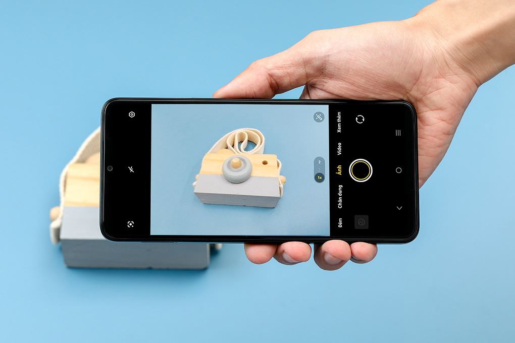 Điện thoại vivo Y04 4GB/128GB Màu Xanh đen