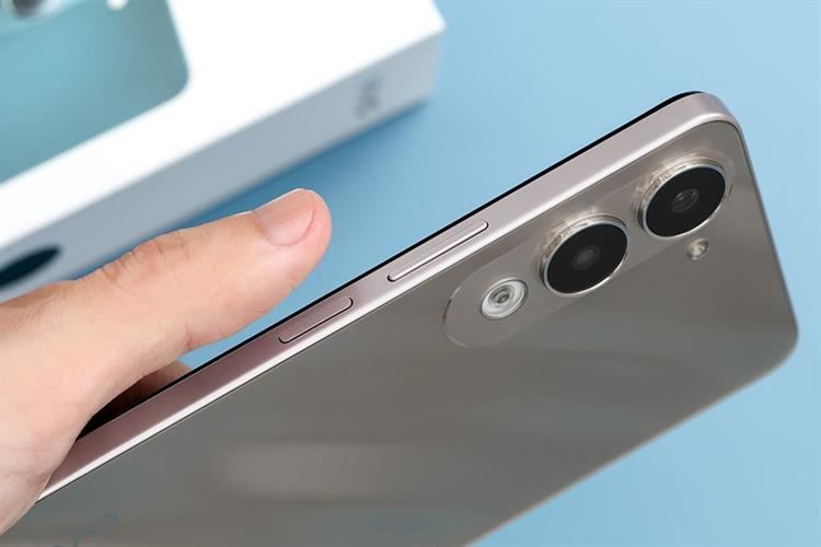 Điện thoại vivo Y04 6GB/128GB Màu Trắng - Vàng