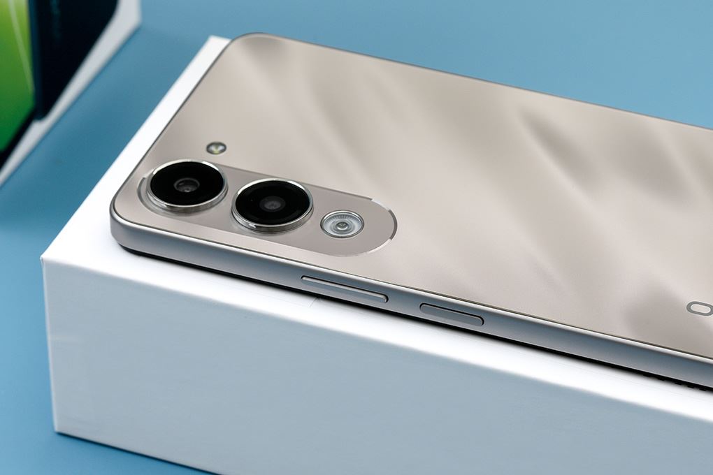 Điện thoại vivo Y04 6GB/128GB Trắng - Vàng - 7