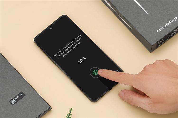 Điện thoại Samsung Galaxy S25 Edge 5G 12GB/256GB Màu Đen