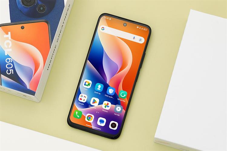 Điện thoại TCL 605 8GB/256GB Màu Đen