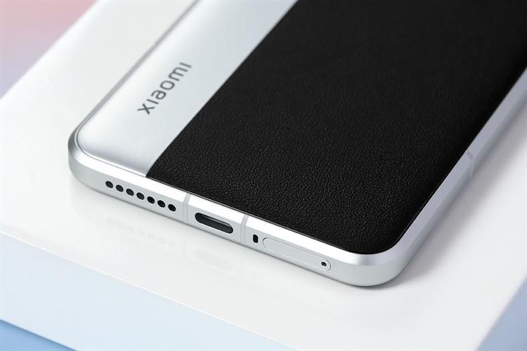 Điện thoại Xiaomi 15 Ultra 5G 16GB/1TB Màu Bạc