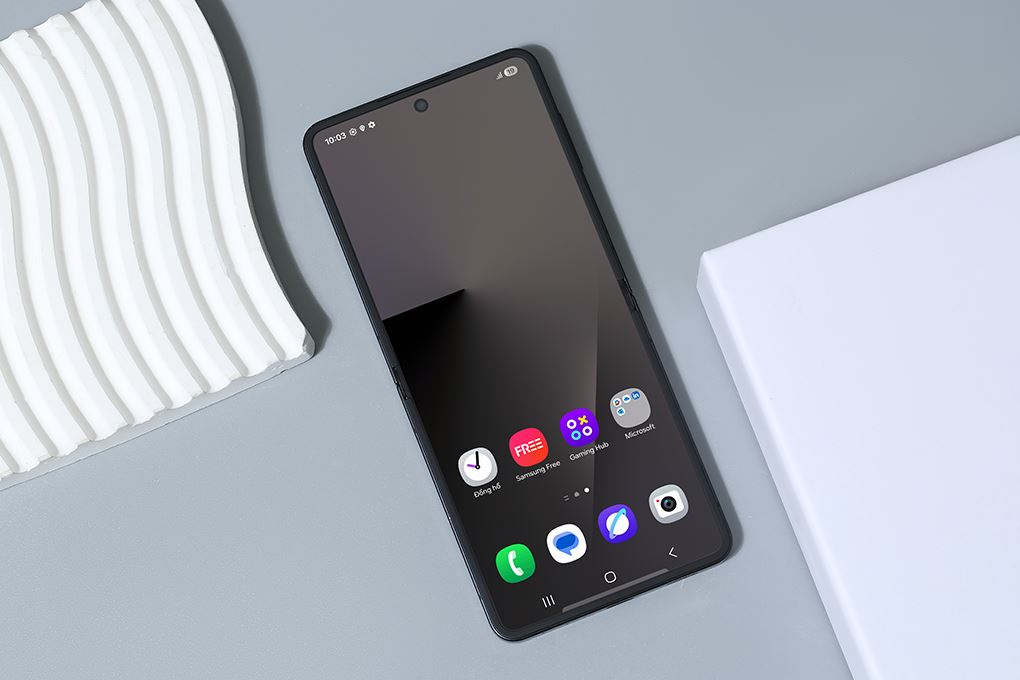 Điện thoại Samsung Galaxy Z Flip7 5G 12GB/256GB Màu Đen