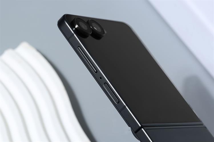 Điện thoại Samsung Galaxy Z Flip7 5G 12GB/512GB Màu Đen