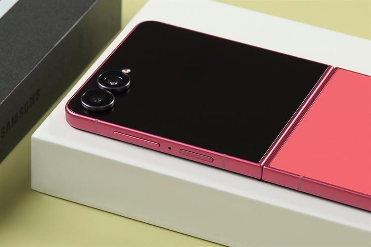 Điện thoại Samsung Galaxy Z Flip7 5G 12GB/512GB Màu Đỏ