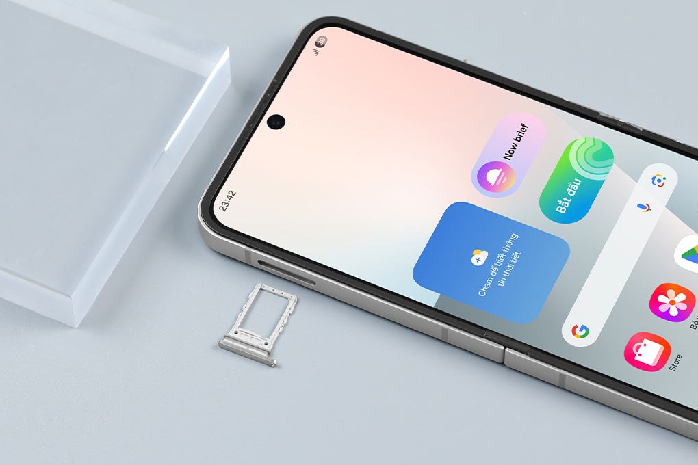 Điện thoại Samsung Galaxy Z Flip7 FE 5G 8GB/128GB Màu Trắng