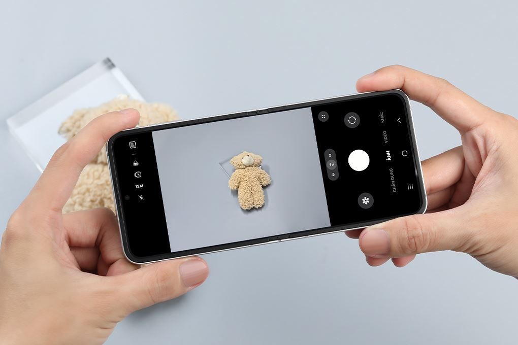 Điện thoại Samsung Galaxy Z Flip7 FE 5G 8GB/128GB Màu Trắng