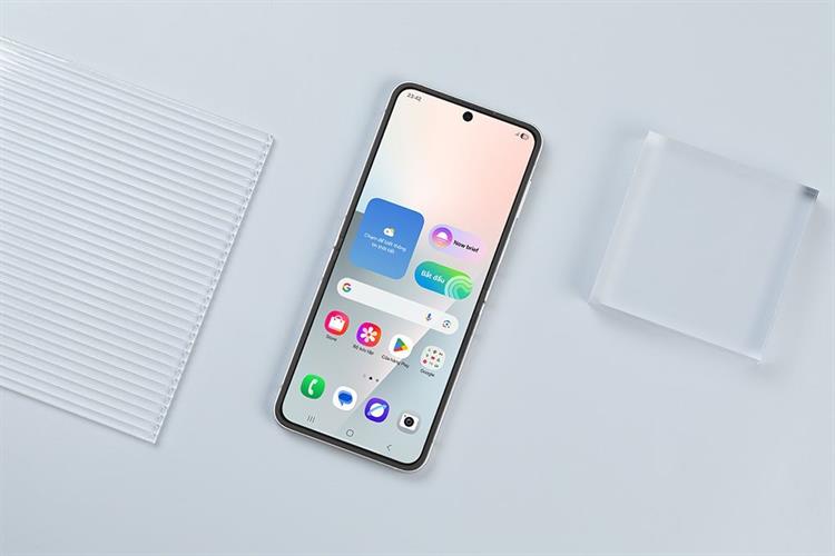 Điện thoại Samsung Galaxy Z Flip7 FE 5G 8GB/256GB Màu Trắng