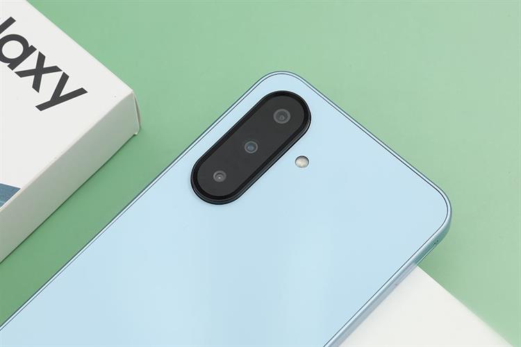 Điện thoại Samsung Galaxy A17 8GB/128GB Màu Xanh nhạt