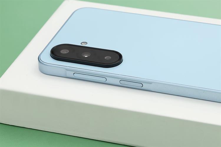 Điện thoại Samsung Galaxy A17 8GB/256GB Màu Xanh nhạt