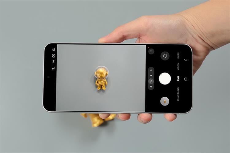 Điện thoại Samsung Galaxy S25 FE 5G 8GB/512GB Đen/Xanh Nhạt Màu Xanh dương nhạt