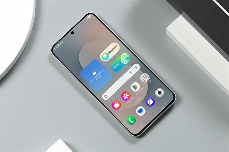 Điện thoại Samsung Galaxy S25 FE 5G 8GB/512GB Trắng/Xanh Navy Màu Trắng