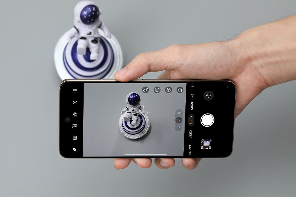Điện thoại realme 15 5G 12GB/256GB Xám - 12