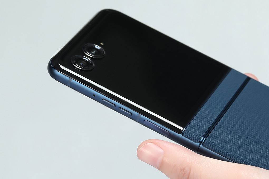 Điện thoại Motorola Razr 60 5G 8GB/256GB Màu Xanh Dương