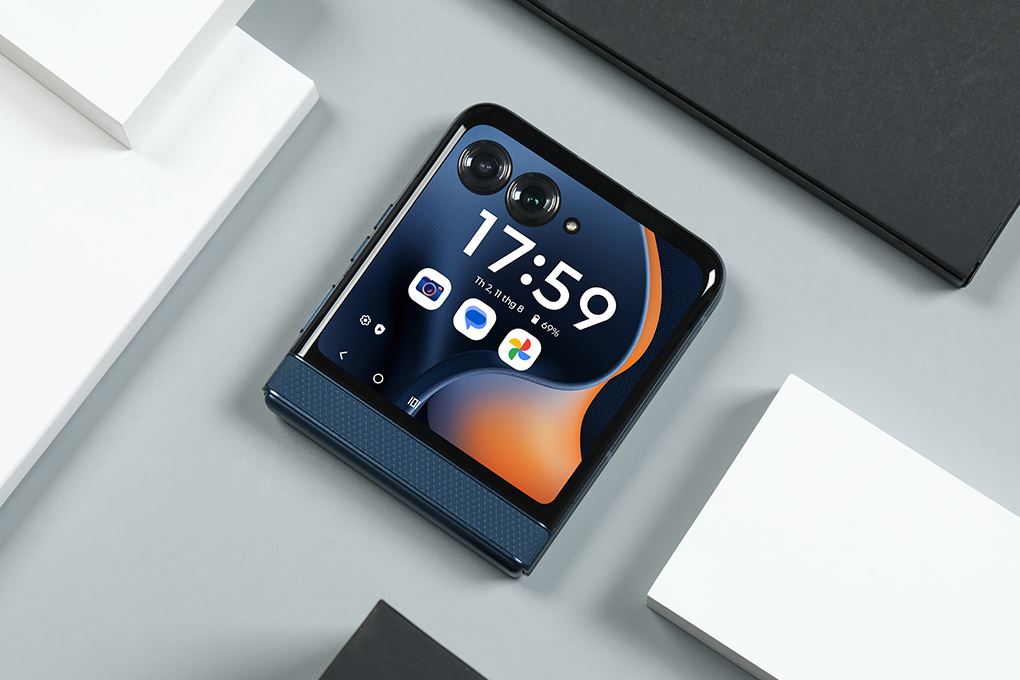 Điện thoại Motorola Razr 60 5G 8GB/256GB Màu Xanh Dương