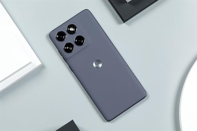 Điện thoại Motorola Edge 60 Fusion 5G 8GB/256GB Màu Xám