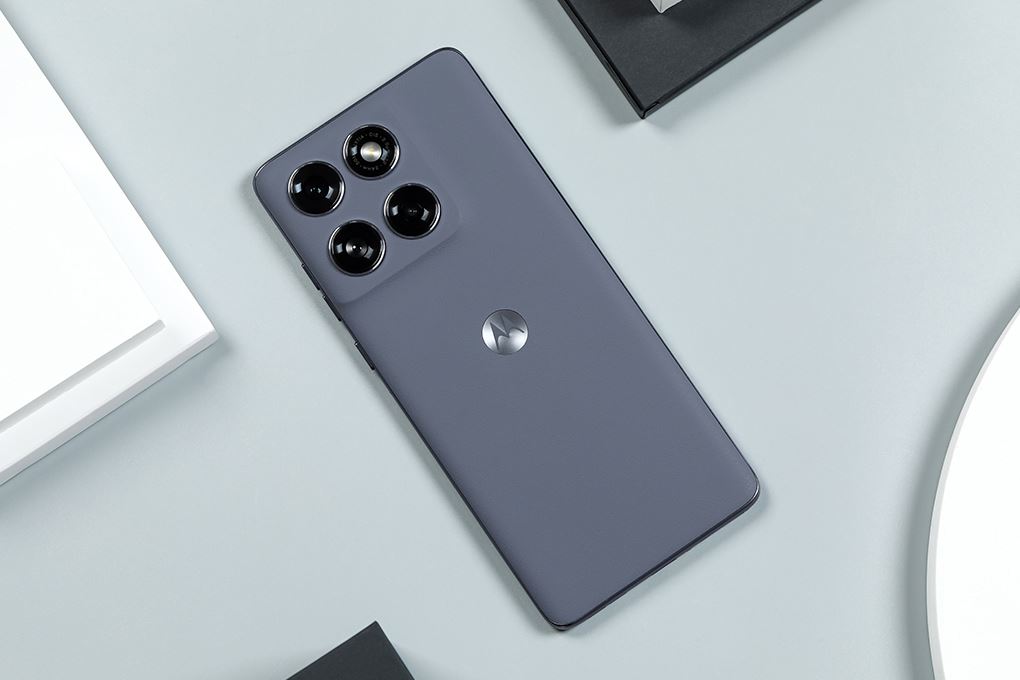 Điện thoại Motorola Edge 60 Fusion 5G 8GB/256GB Màu Xám