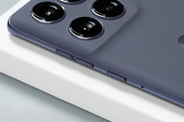 Điện thoại Motorola Edge 60 Fusion 5G 8GB/256GB Màu Xám