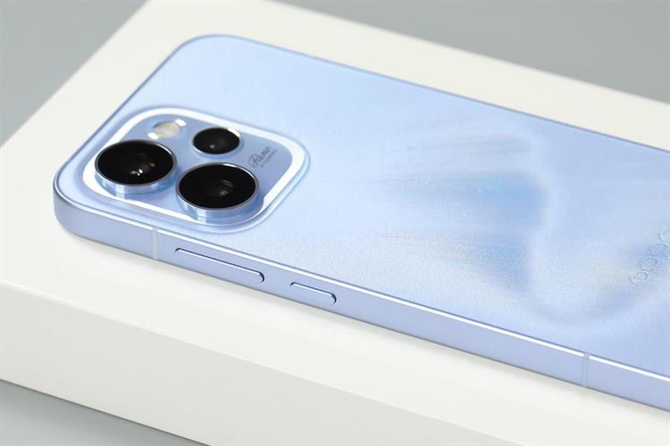 Điện thoại OPPO Reno15 Pro 5G 12GB/512GB Màu Xanh dương nhạt