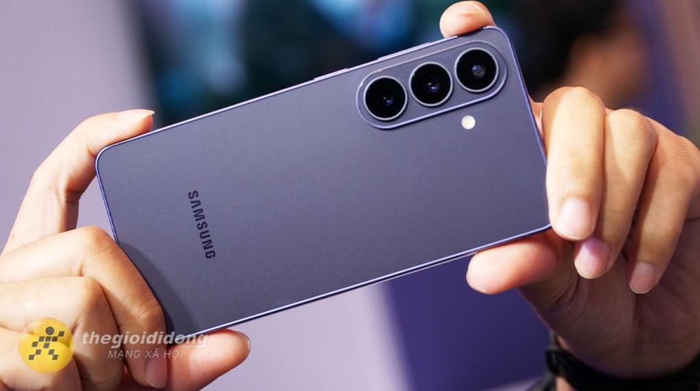 Samsung Galaxy S26 512GB với chip 2nm và bộ nhớ RAM lớn giúp máy luôn vận hành ổn định, xử lý nhanh chóng mọi tác vụ đa nhiệm Samsung Galaxy S26 512GB với chip 2nm và bộ nhớ RAM lớn giúp máy luôn vận hành ổn định, xử lý nhanh chóng mọi tác vụ đa nhiệm