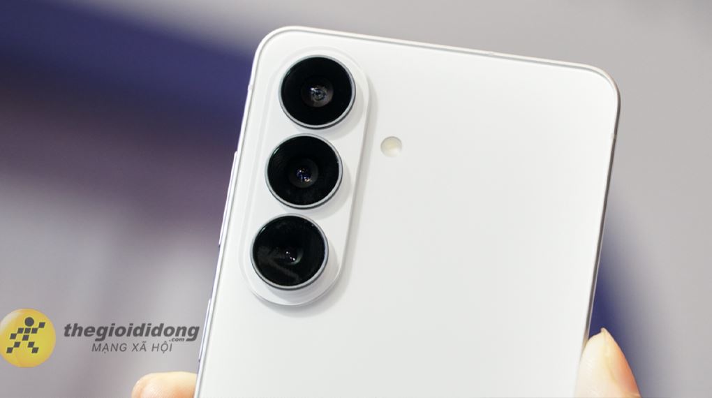 Samsung Galaxy S26 Plus 512GB trang bị camera chính 50 MP tự động lấy nét, giúp bạn bắt trọn mọi khoảnh khắc với độ sắc nét tối đa Samsung Galaxy S26 Plus 512GB trang bị camera chính 50 MP tự động lấy nét, giúp bạn bắt trọn mọi khoảnh khắc với độ sắc nét tối đa
