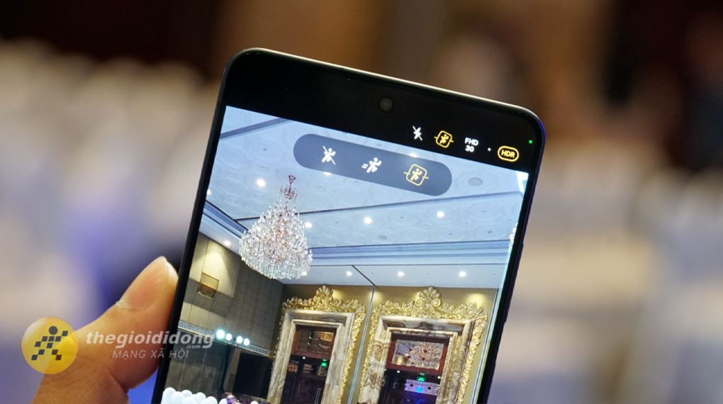 Samsung Galaxy S26 Ultra 512GB với Horizontal Lock giúp video luôn ổn định, cân bằng chuẩn điện ảnh khi chuyển động Samsung Galaxy S26 Ultra 512GB với Horizontal Lock giúp video luôn ổn định, cân bằng chuẩn điện ảnh khi chuyển động