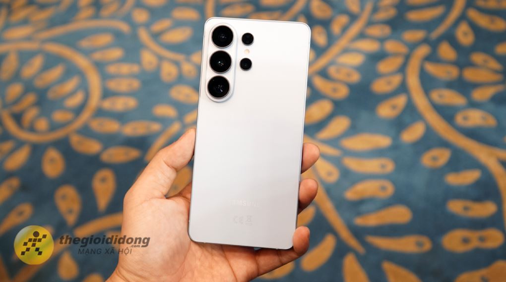 Samsung Galaxy S26 Ultra 512GB tích hợp vật liệu tái chế thân thiện môi trường, góp phần bảo vệ hành tinh và xây dựng phong cách sống xanh Samsung Galaxy S26 Ultra 512GB tích hợp vật liệu tái chế thân thiện môi trường, góp phần bảo vệ hành tinh và xây dựng phong cách sống xanh