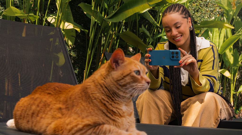 Camera 50MP Sony LYTIA 600 trên Motorola G57 Power khẩu độ f/1.8 giúp thu sáng tốt, cho hình ảnh cực kỳ sắc nét Camera 50MP Sony LYTIA 600 trên Motorola G57 Power khẩu độ f/1.8 giúp thu sáng tốt, cho hình ảnh cực kỳ sắc nét