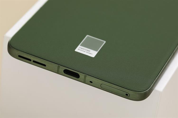 Điện thoại Motorola Edge 70 8GB/256GB Màu Xanh bộ đội