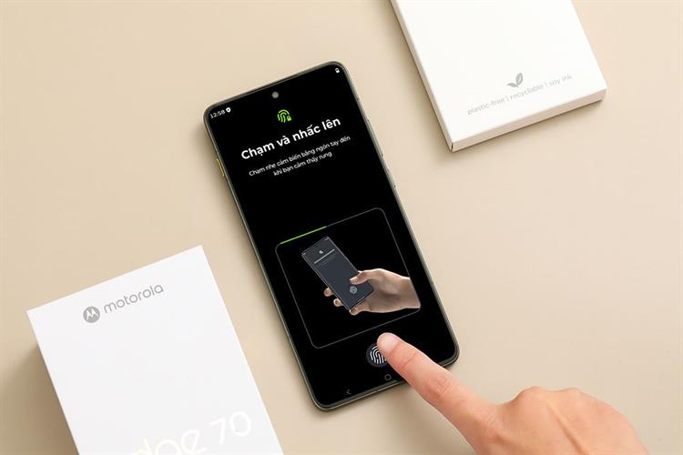 Điện thoại Motorola Edge 70 8GB/256GB Màu Xanh bộ đội