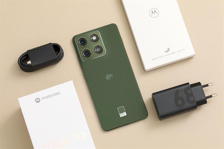 Điện thoại Motorola Edge 70 8GB/256GB Màu Xanh bộ đội