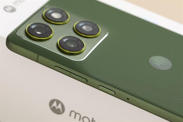 Điện thoại Motorola Edge 70 8GB/256GB Màu Xanh bộ đội