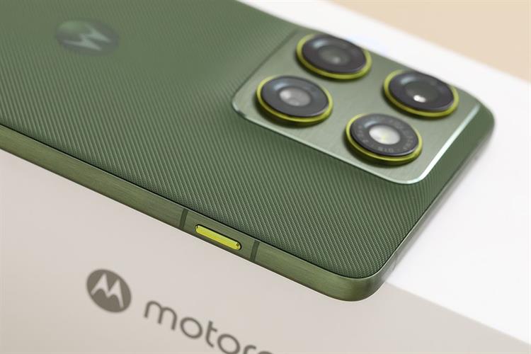 Điện thoại Motorola Edge 70 8GB/256GB Màu Xanh bộ đội