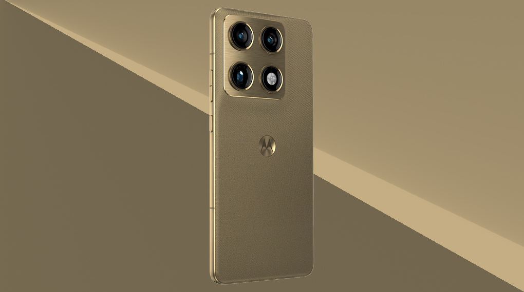 Thiết kế Motorola Signature sang trọng với màu PANTONE Martini Olive, mặt lưng hoàn thiện tỉ mỉ và chắc chắn khi tiếp xúc Thiết kế Motorola Signature sang trọng với màu PANTONE Martini Olive, mặt lưng hoàn thiện tỉ mỉ và chắc chắn khi tiếp xúc