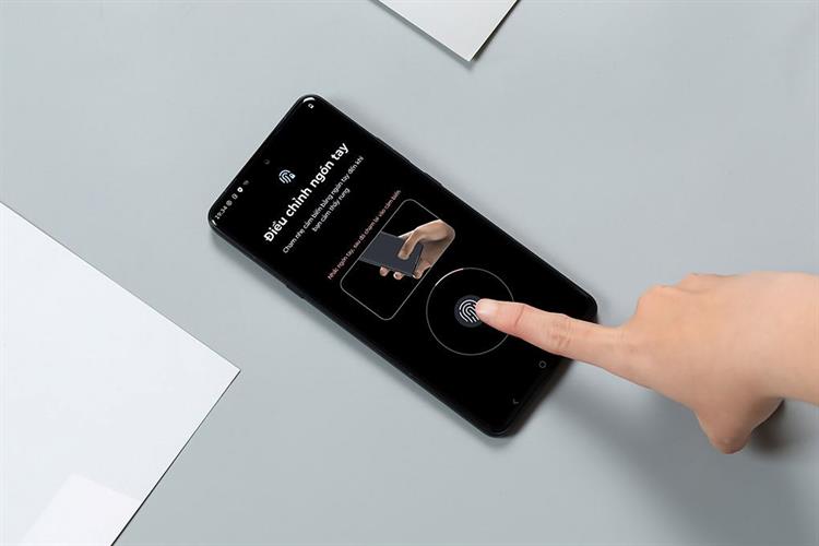 Điện thoại Motorola Signature 12GB/256GB Màu Ghi đen