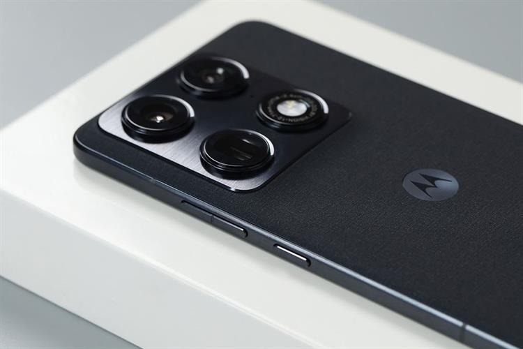 Điện thoại Motorola Signature 12GB/256GB Màu Ghi đen