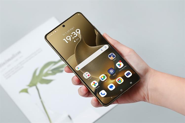 Điện thoại Motorola Signature 12GB/256GB Màu Xanh Oliu