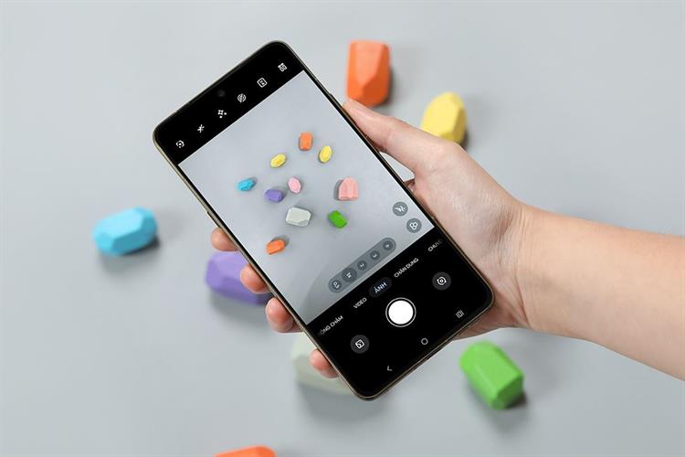 Điện thoại Motorola Signature 12GB/256GB Màu Xanh Oliu