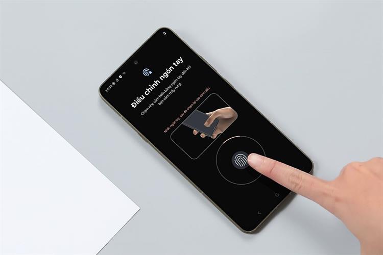 Điện thoại Motorola Signature 12GB/256GB Màu Xanh Oliu