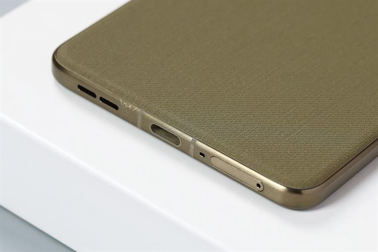 Điện thoại Motorola Signature 12GB/256GB Màu Xanh Oliu